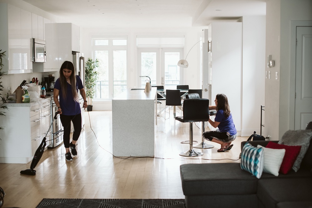 Residential House Cleaner Residential House Cleaner